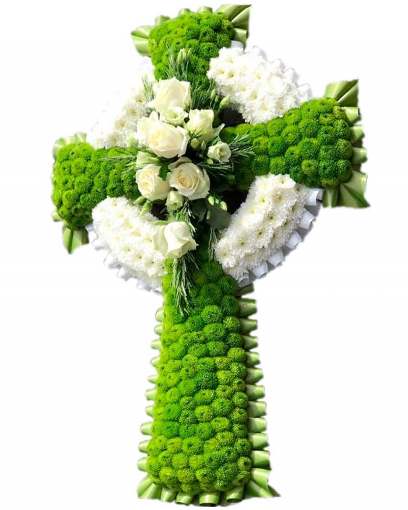 Cruz de flores para muertos en madrid.