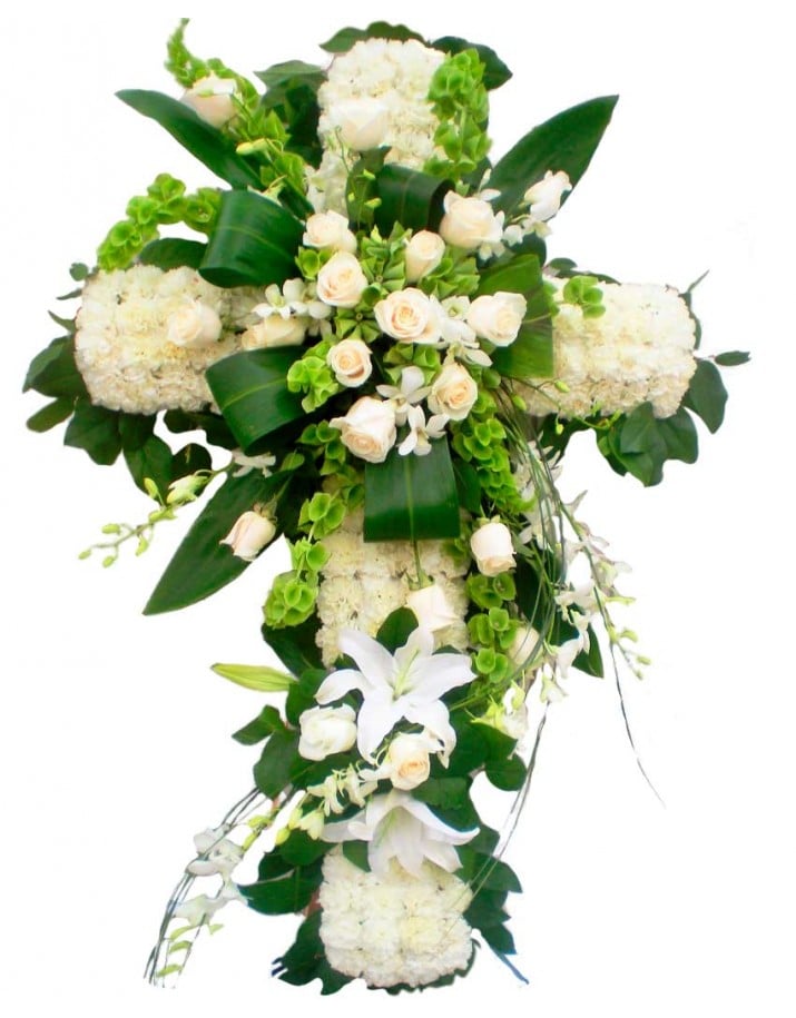Cruz de flores para difuntos en Madrid